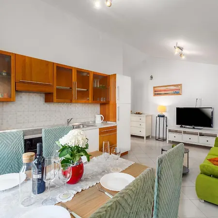 Klimatisierte Pineta 2 In Strandnaehe Apartment
