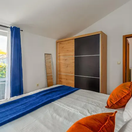 Apartment Klimatisierte Pineta 2 In Strandnaehe