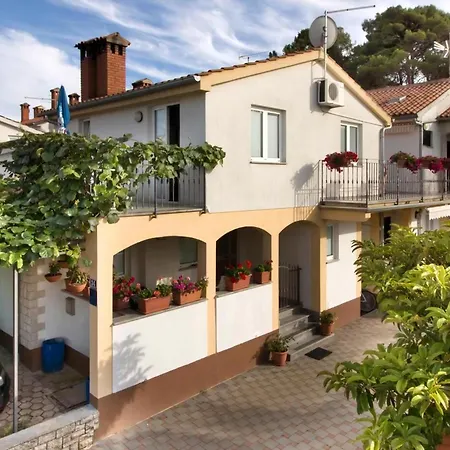 Klimatisierte Pineta 2 In Strandnaehe Apartment Porec