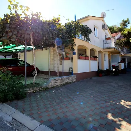 Apartment Klimatisierte Pineta 2 In Strandnaehe Porec