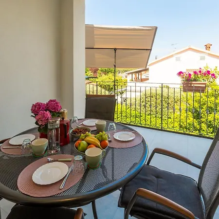 Klimatisierte Pineta 2 In Strandnaehe Apartment Porec